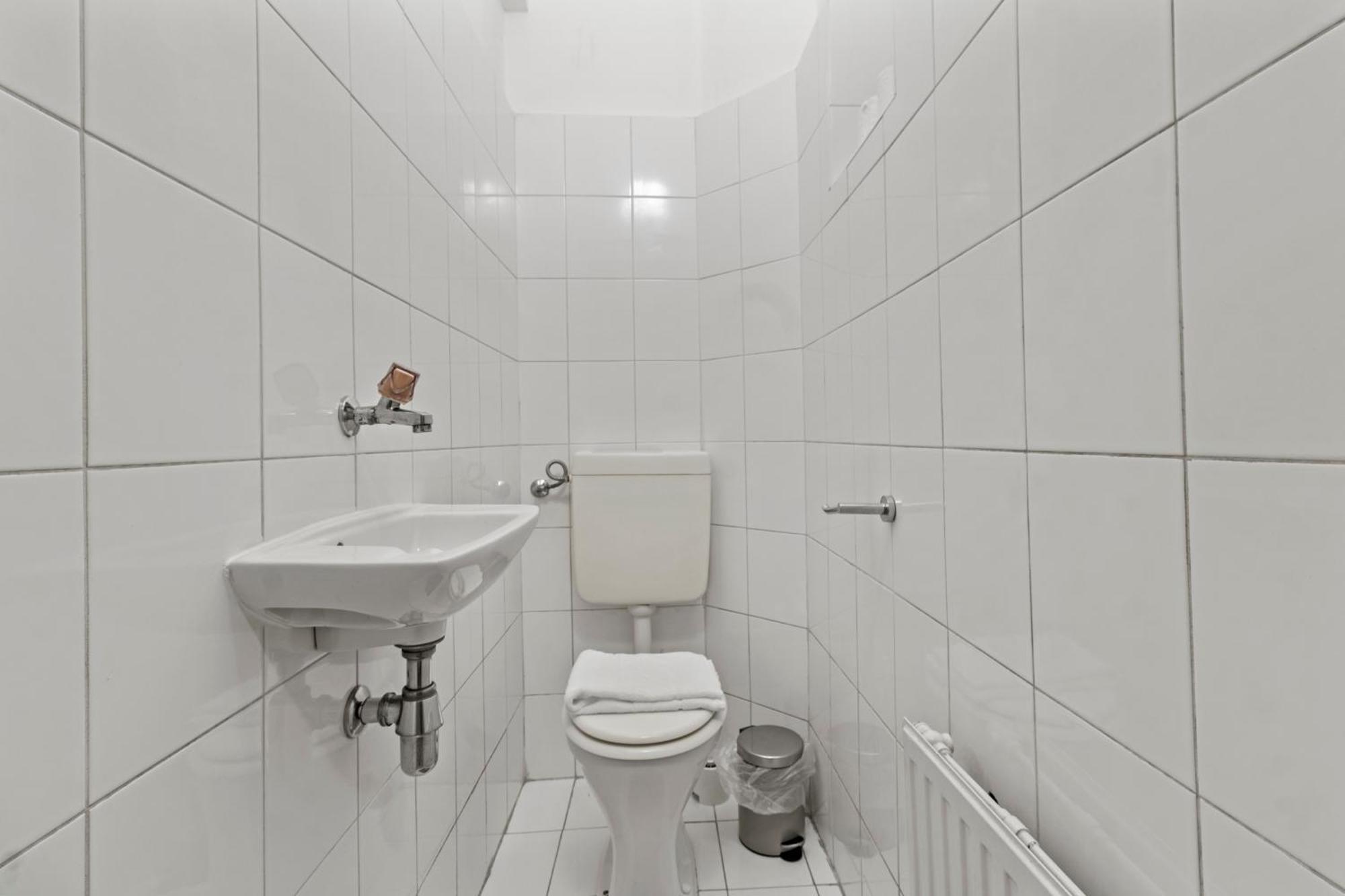 Apartment 3 Minutes To Metro I At Guertel I Fast Wifi Wien