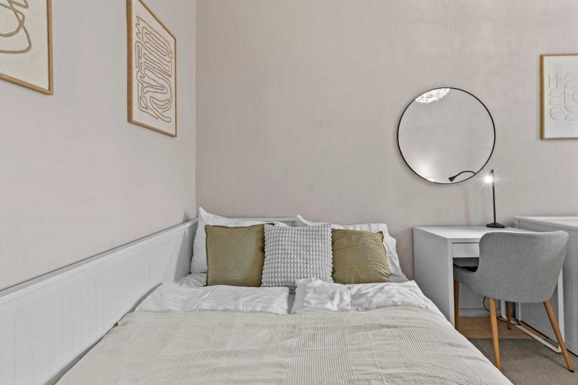 3 Minutes To Metro I At Guertel I Fast Wifi Apartment