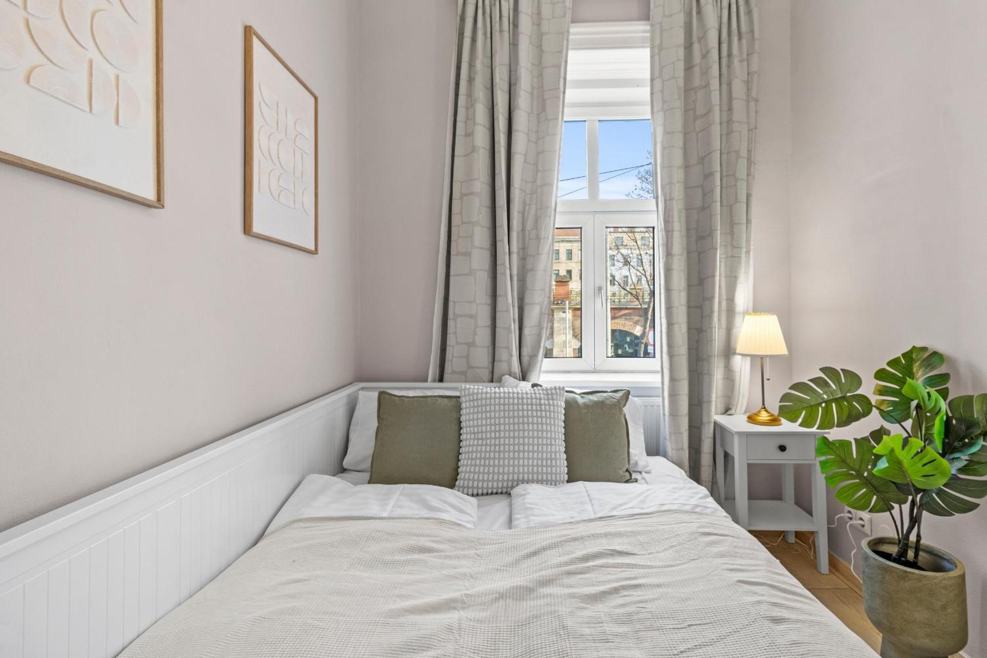 3 Minutes To Metro I At Guertel I Fast Wifi Apartment *
